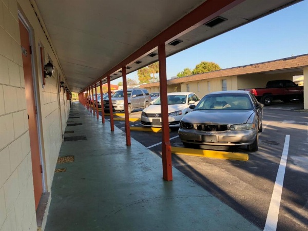 Sunset Inn- Fort Pierce, FL image 14