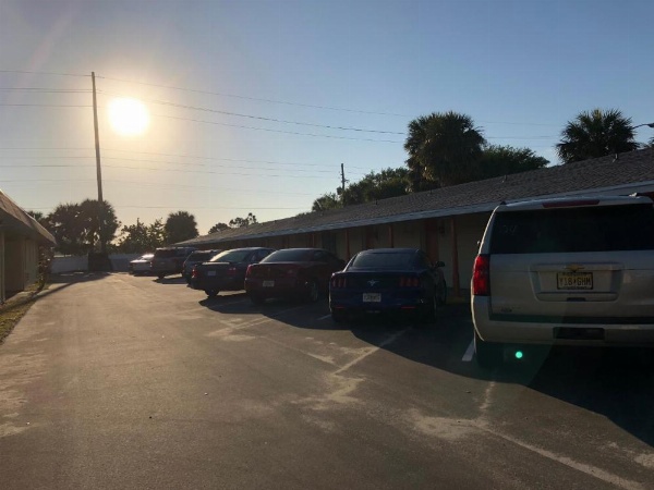 Sunset Inn- Fort Pierce, FL image 16