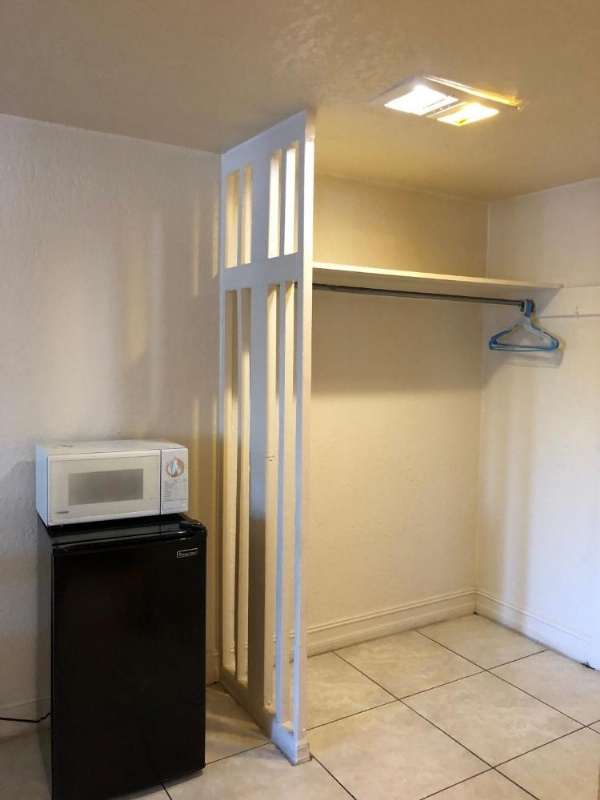Sunset Inn- Fort Pierce, FL image 19
