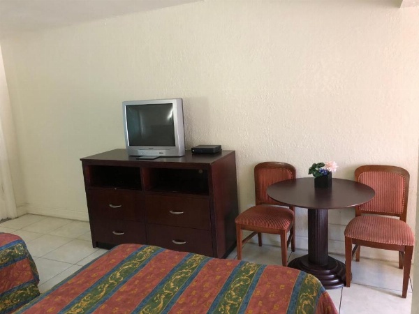 Sunset Inn- Fort Pierce, FL image 21