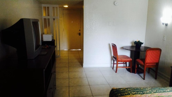 Sunset Inn- Fort Pierce, FL image 26