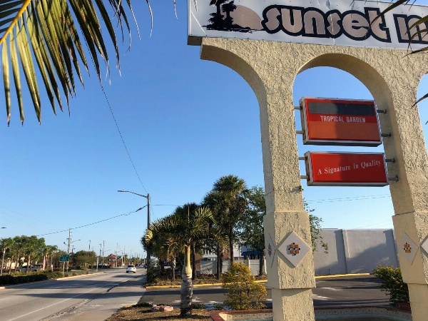 Sunset Inn- Fort Pierce, FL image 6