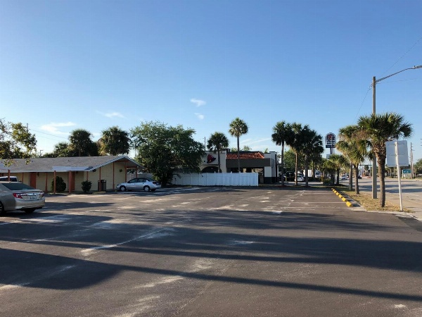 Sunset Inn- Fort Pierce, FL image 7
