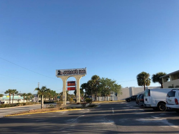 Sunset Inn- Fort Pierce, FL image 8